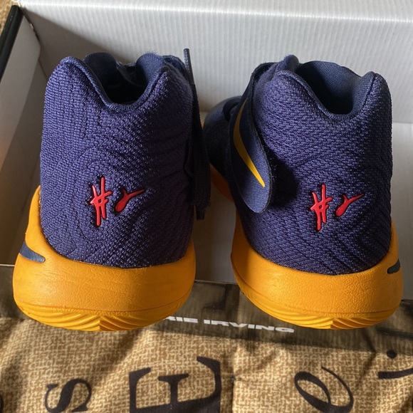 Nike Kyrie 2 - Picture 2 of 12